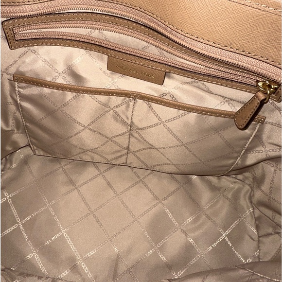 EUC AUTHENTIC MK SHOULDER BAG - Picture 5 of 10